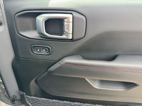 Used 2023 Jeep Wrangler Unlimited Rubicon w/ Steel Bumper Group AWD/4WD image 23