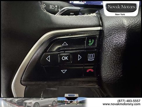 Used 2023 Jeep Grand Cherokee L Limited w/ Luxury Tech Group II AWD/4WD image 23