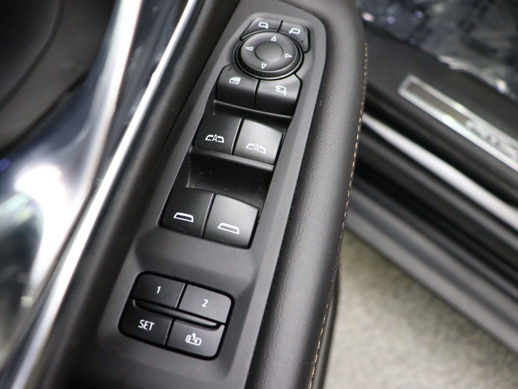 Used 2023 GMC Yukon AT4 w/ LPO, Floor Liner Package AWD/4WD image 10