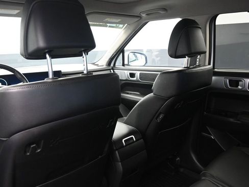 Used 2025 Hyundai Santa Fe Limited image 24