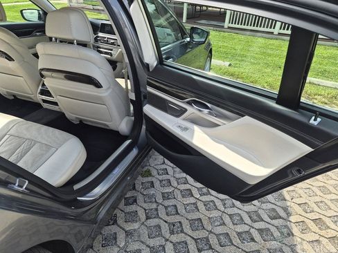 Used 2016 BMW 750i xDrive AWD/4WD image 17
