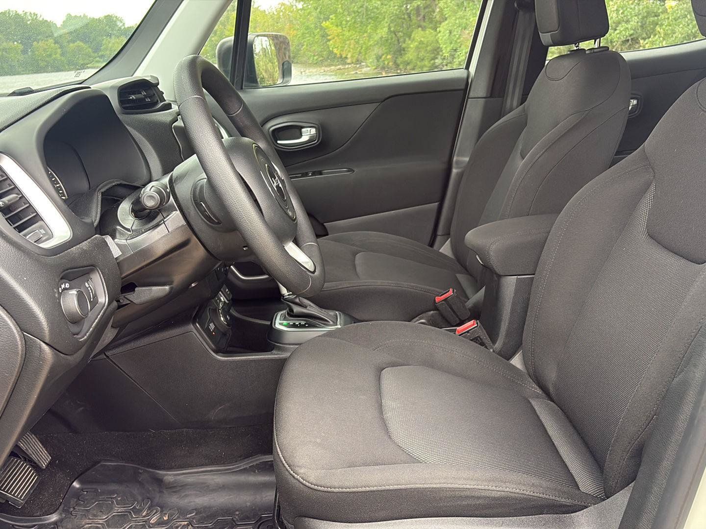 Used 2019 Jeep Renegade Sport w/ UConnect 7.0 Group AWD/4WD image 15