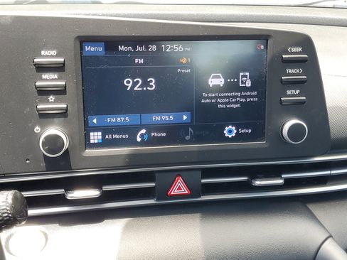 Used 2021 Hyundai Elantra SEL image 23