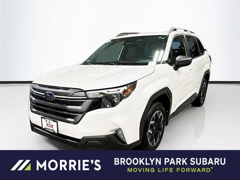 Used 2025 Subaru Forester Premium image 1