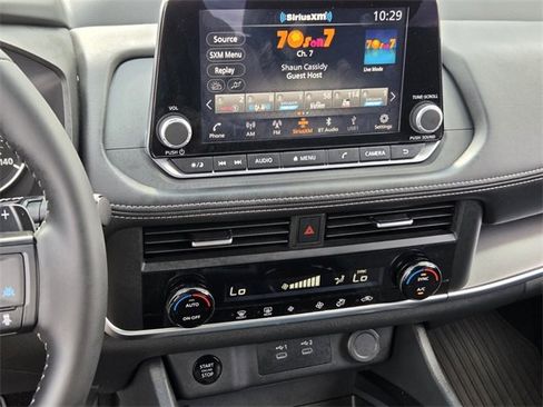 Certified 2025 Nissan Rogue SV image 15