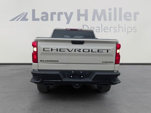 New 2026 Chevrolet Silverado 1500 Custom Trail Boss w/ Dark Appearance Package image 4