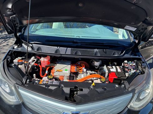 Used 2018 Chevrolet Bolt LT FWD image 15