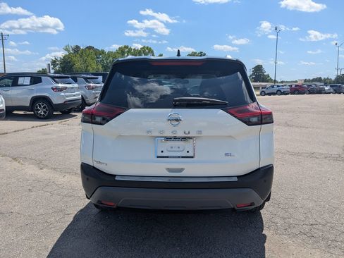 Used 2021 Nissan Rogue SL w/ Premium Package FWD image 9