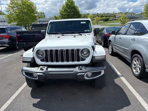 Used 2024 Jeep Wrangler Unlimited Sahara w/ Technology Group AWD/4WD image 22