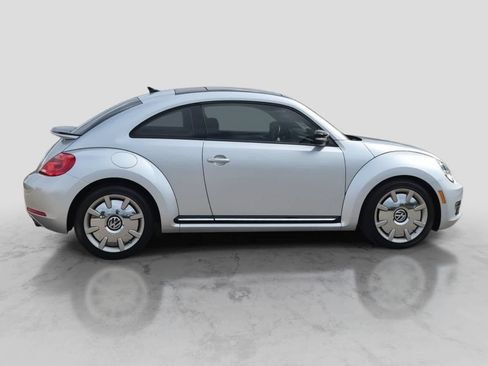 Used 2013 Volkswagen Beetle Turbo FWD image 9