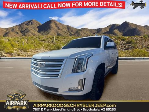 Used 2017 Cadillac Escalade Platinum AWD/4WD image 1
