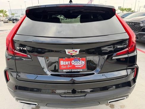 Used 2025 Cadillac XT4 Premium Luxury image 6