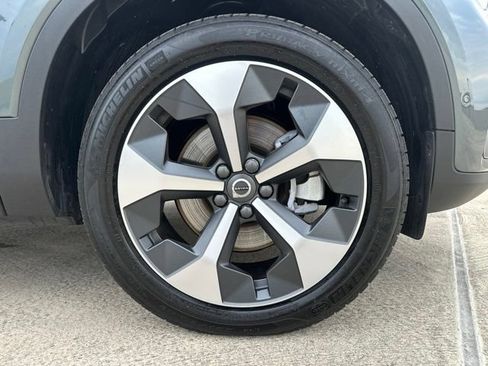 Certified 2026 Volvo XC40 B5 Plus AWD/4WD image 11