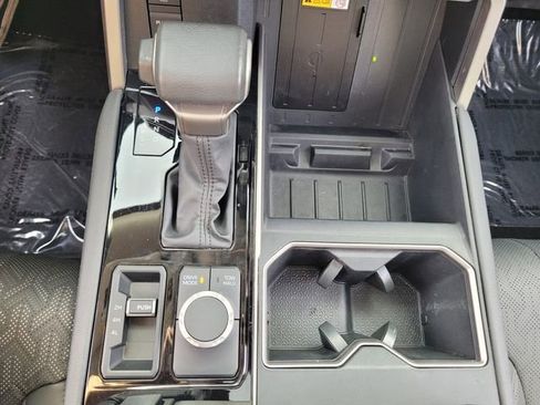 Used 2024 Toyota Tundra Limited image 26