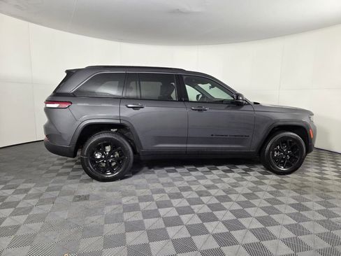 New 2026 Jeep Grand Cherokee Altitude RWD image 4