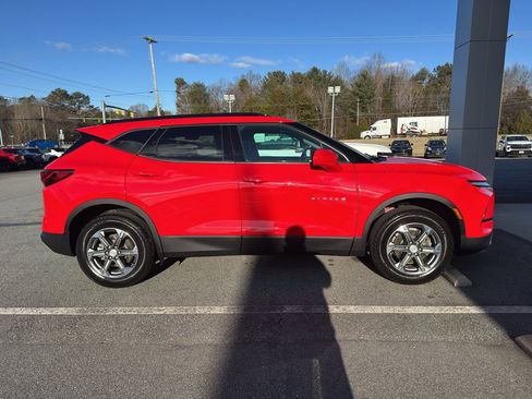 Used 2024 Chevrolet Blazer LT w/ Convenience Package image 3