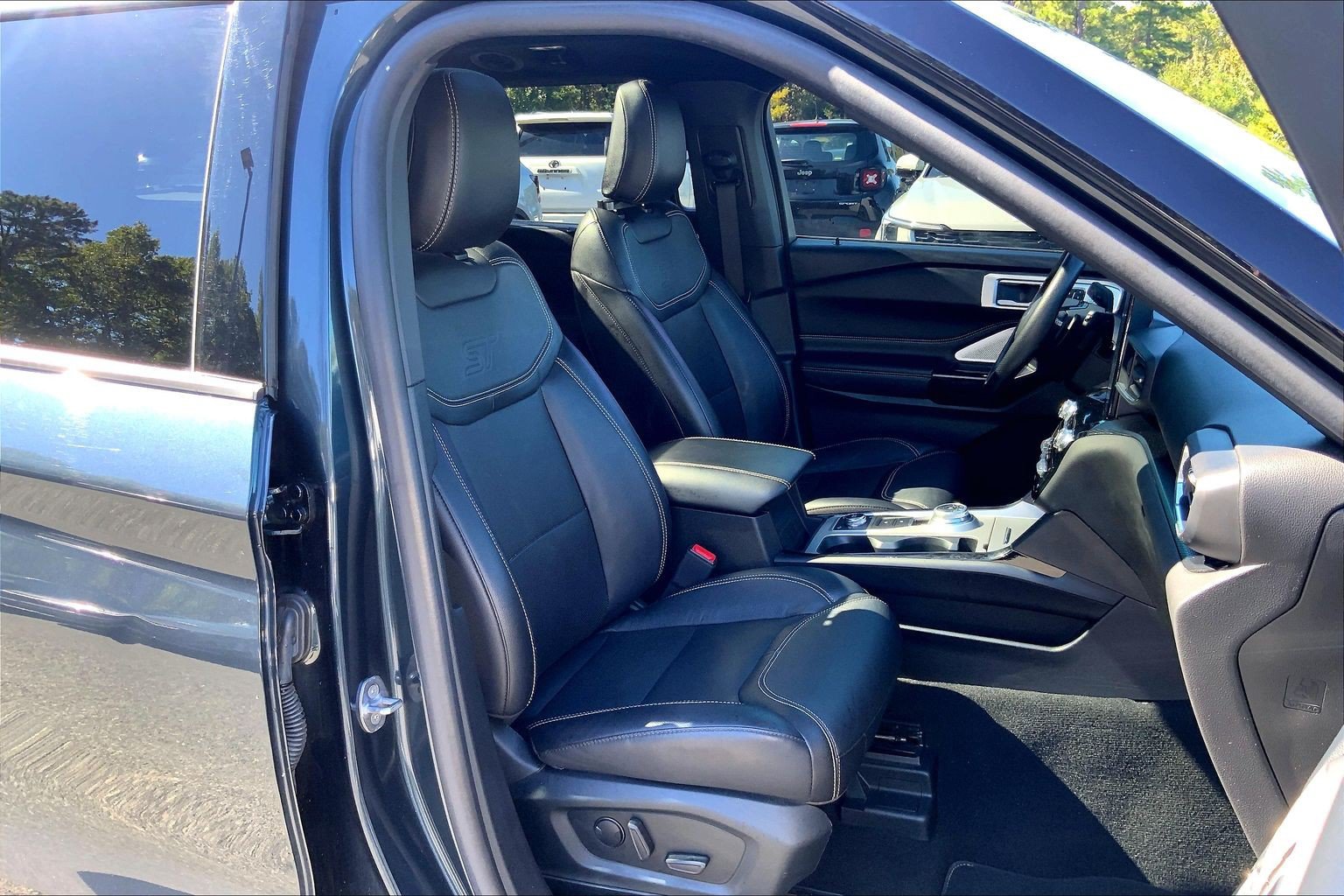 Used 2023 Ford Explorer ST w/ Equipment Group 401A AWD/4WD image 11