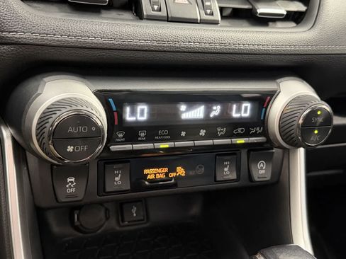 Used 2021 Toyota RAV4 XLE Premium AWD/4WD image 21