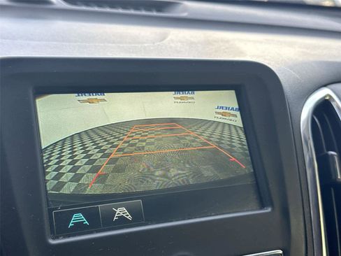 Used 2018 Chevrolet Equinox LT image 19