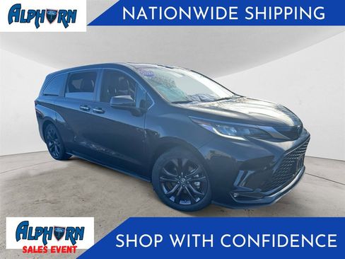 Used 2024 Toyota Sienna XSE image 1