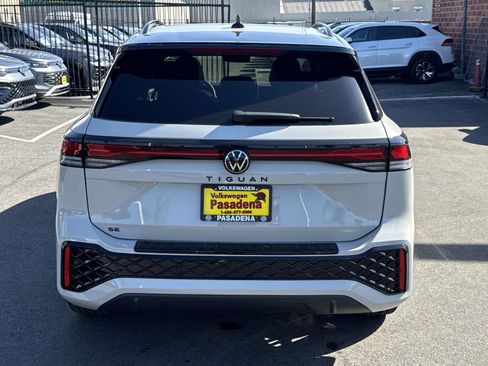 New 2026 Volkswagen Tiguan SE R-Line FWD image 4