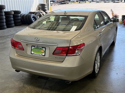 Used 2011 Lexus ES 350 w/ Luxury Pkg & Navigation w/ Preferred Accessory Package FWD image 3