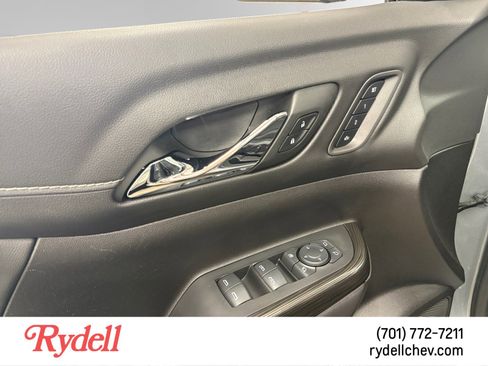 Used 2023 GMC Acadia SLT w/ Preferred Package AWD/4WD image 11
