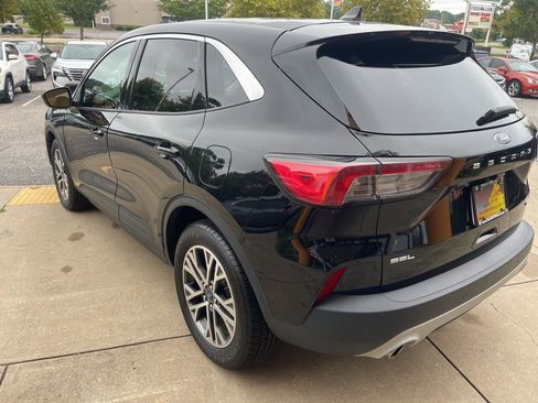 Used 2022 Ford Escape SEL w/ Technology Package image 6