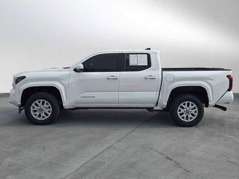 Certified 2025 Toyota Tacoma SR5 image 4