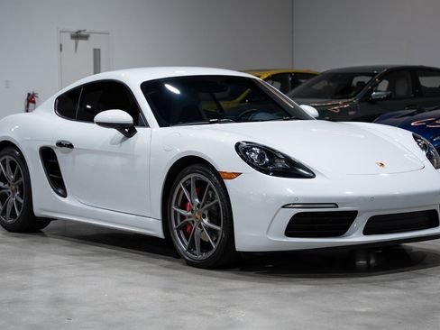 Used 2019 Porsche 718 Cayman S image 16