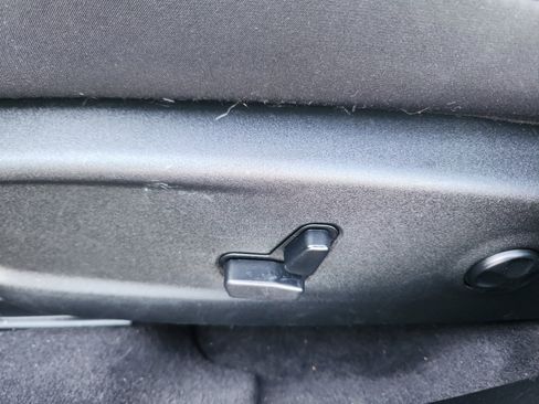 Used 2018 Chrysler 300 Touring image 15