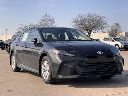 New 2026 Toyota Camry LE image 2