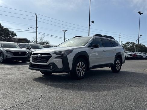 Used 2025 Subaru Outback Premium w/ Popular Package #1A image 9