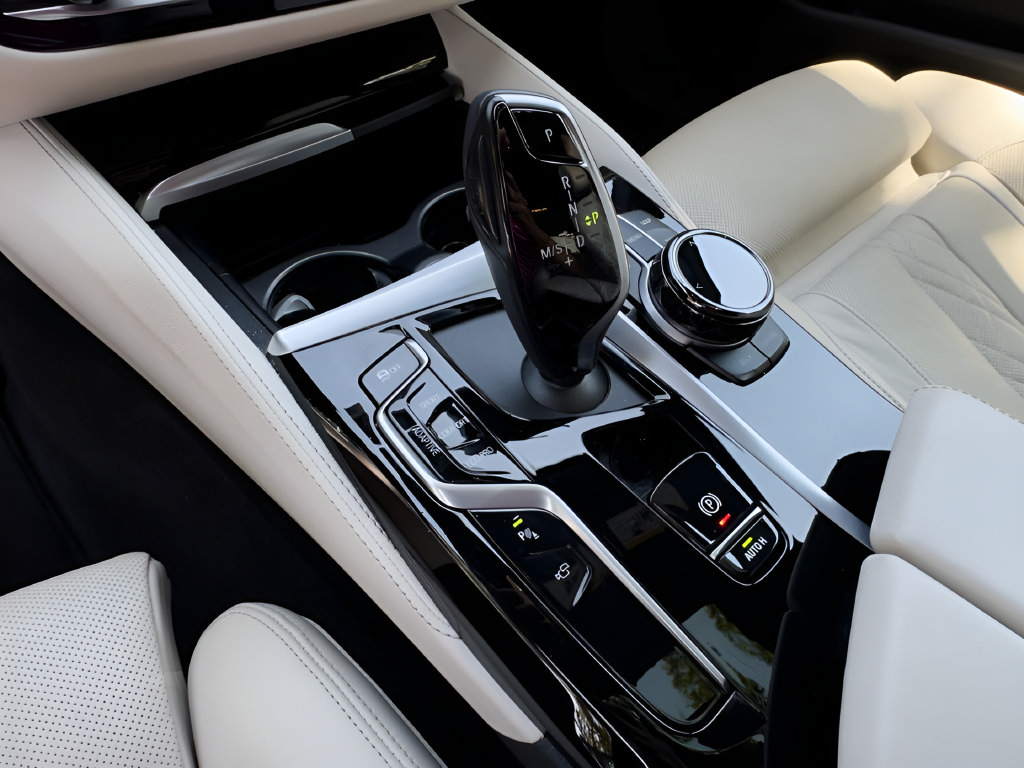 Used 2022 BMW M550i xDrive w/ Executive Package AWD/4WD image 11