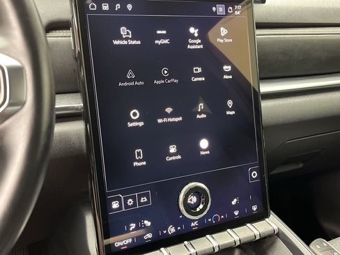 Certified 2025 GMC Terrain Elevation AWD/4WD image 18