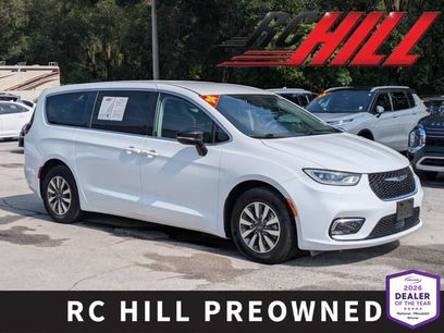 Used 2024 Chrysler Pacifica Limited