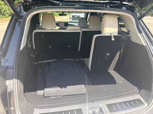 Used 2025 INFINITI QX60 Luxe w/ Lighting Package (N94) FWD image 31