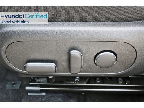 Certified 2025 Hyundai Kona SEL image 30