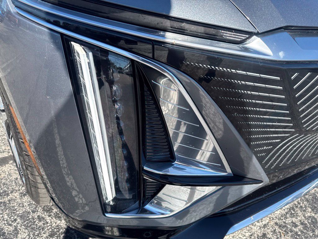 Used 2023 Cadillac Lyriq 2WD image 51