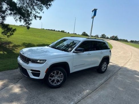 Used 2022 Jeep Grand Cherokee Limited RWD image 11