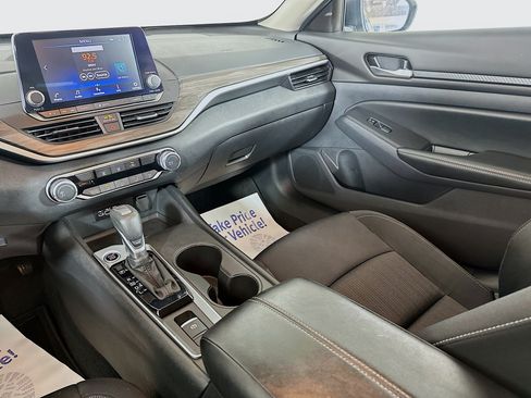 Used 2025 Nissan Altima 2.5 SV AWD/4WD image 21