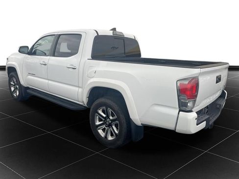 Used 2018 Toyota Tacoma Limited AWD/4WD image 3