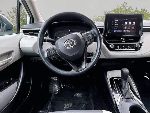 Used 2023 Toyota Corolla LE FWD image 8