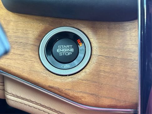 Used 2023 Jeep Grand Cherokee Summit AWD/4WD image 38