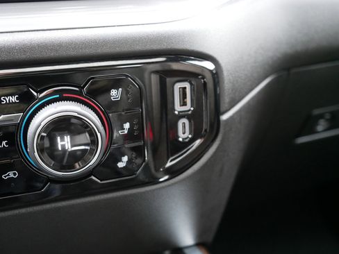 Certified 2024 Chevrolet Silverado 1500 High Country image 32