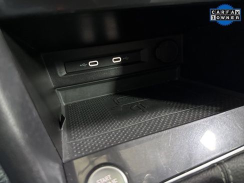 Used 2022 Volkswagen Tiguan SE image 19