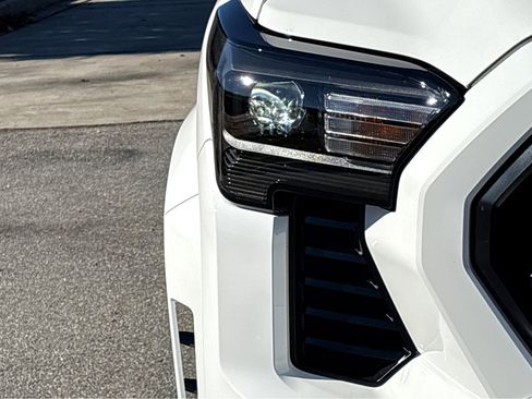 Used 2025 Toyota Tacoma SR5 image 22