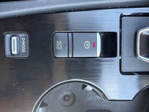 Used 2025 Nissan Rogue SV FWD image 21