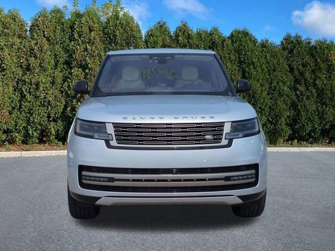 Used 2023 Land Rover Range Rover SE AWD/4WD image 2