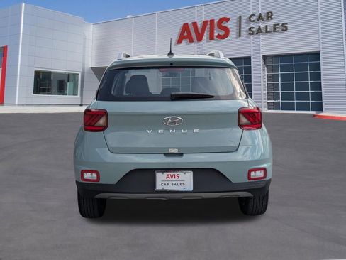 Used 2025 Hyundai Venue SEL FWD image 7